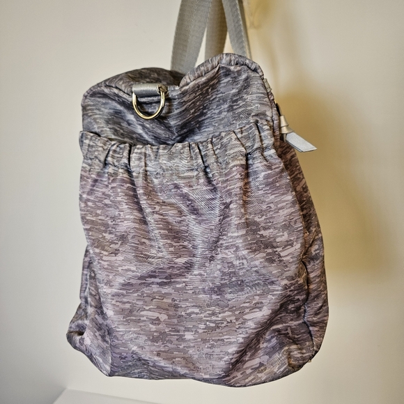 Rare Earth grey with pink interior nylon duffle bag - Picture 6 of 13